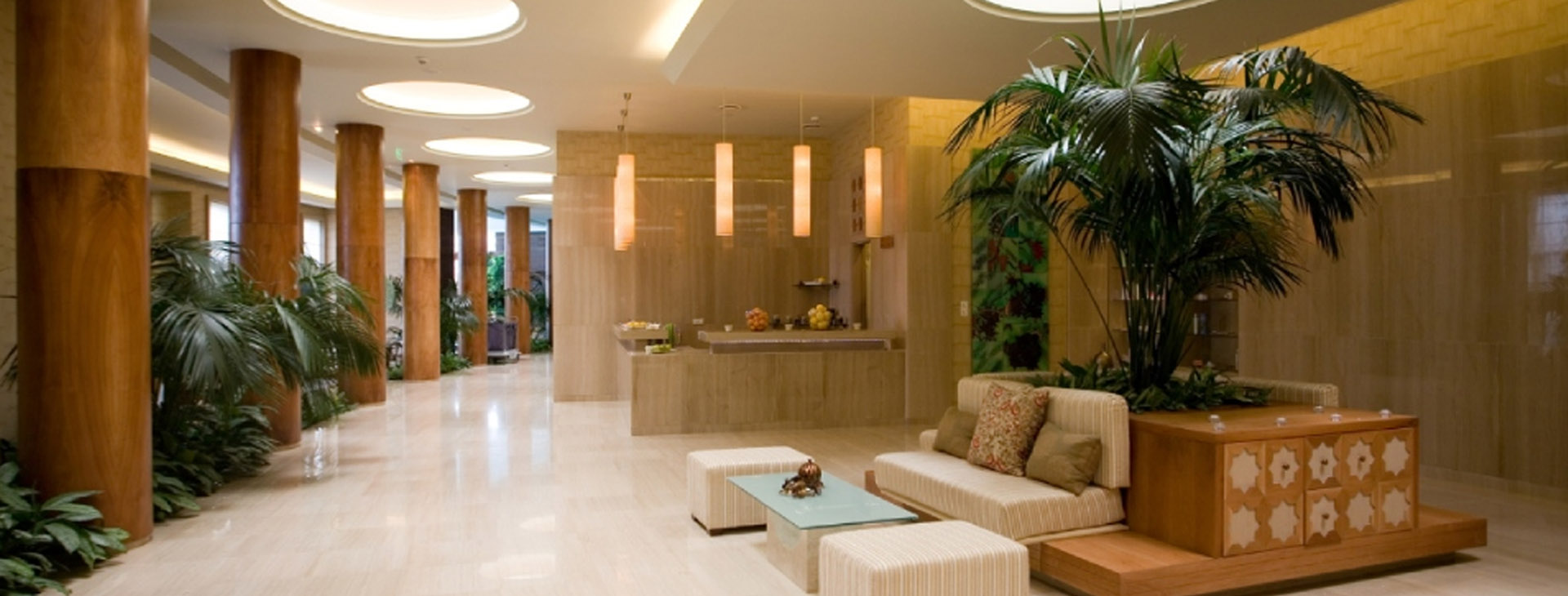 Elevare Insurance Agency business insurance header image showing professional team discussing coverage for businesses.